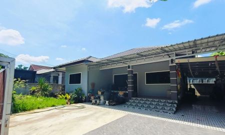 ขายบ้าน - บ้านเดี่ยวชั้นเดียว อายุ 4 ปี สภาพใหม่ พร้อมอยู่ 3 ห้องนอน 2 ห้องน้ำ หมู่บ้านสันติสุข เจน & จอย 75 ตรว ลำปาง