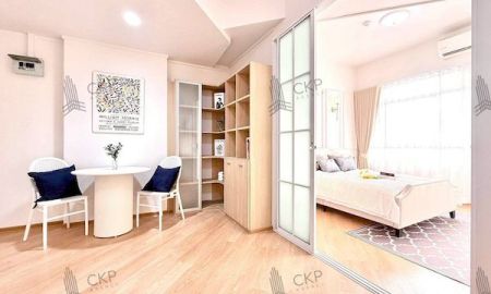 ขายคอนโด - คอนโด ฝักข้าวโพด ห้องรีโนเวทสวยงาม อยู่ระหว่างถนนสองเส้น เดินทางสะดวก ใกล้สถานีรถไฟฟ้า, ABAC, โรงพยาบาลรามคำแหงและเดอะมอลล์บางกะปิ