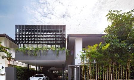ขายบ้าน - ขายบ้านเดี่ยว 2 ชั้น หมู่บ้าน เนอวาน่า โชคชัย ซอยนาคนิวาส 37 แยก 2 -3 ตำบลลาดพร้าว เขต ลาดพร้าว กรุงเทพมหารนคร