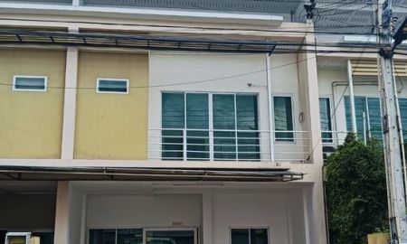 ขายทาวน์เฮาส์ - ขายบ้านทาวน์เฮาส์ 2ชั้น หมู่บ้านวพีวิลเลจ อยู่ติดถนนเส้นหลัก ทางไประยอง