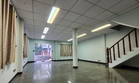 ให้เช่าบ้าน - บ้านเช่า 3 ชั้น หมู่บ้านโพธิ์แก้ว ประชาชื่น แจ้งวัฒนะ
