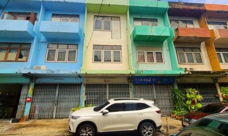 ขายอาคารพาณิชย์ / สำนักงาน - ขายอาคารพาณิชย์ 3 ชั้น พร้อมที่จอดรถ ทำเลใจกลางเมือง ใกล้ MRT ห้วยขวาง เพียง 3.85 ล้านบาท