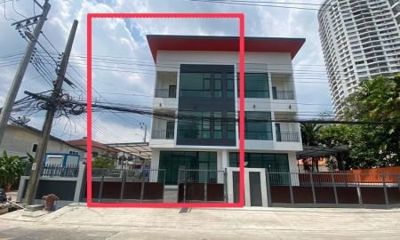 ให้เช่าอาคารพาณิชย์ / สำนักงาน - ให้เช่าทาวน์โฮม / Home Office 3 ชั้น สร้างใหม่ รูปแบบ Modern / ซอยพหลโยธิน 21 ติดกับ BTS พหลโยธิน 24 เดินได้ / เหมาะเป็นสำนักงาน จดบริษัทได้