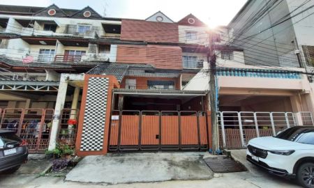 ขายบ้าน - ขายด่วน พร้อมผู้เช่า ทาวน์เฮ้าส์ 4 ชั้น หมู่บ้านวราธรวิลล์ พัฒนาการ 44