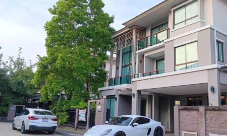 บ้าน - ขายบ้านเดี่ยว 3 ชั้น หมู่บ้านภัสสร"ติดถนนใหญ่อยู่หลังห้างแฟชั่นไอส์แลนด์ใกล้รถไฟฟ้า เดินทางสะดวก ทำเลดีมาก