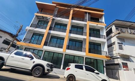 ให้เช่าอพาร์ทเม้นท์ / โรงแรม - ตลาดปัฐวิกรณ์2กม. นวมินทร์65-81 แฟชั่น 2.2กม. MRTบางกะปิ 2.8กม. ให้เช่า อพาร์ทเม้นท์ 4ชั้น 14แอร์ใหม่ โชว์รูมด้านล่าง 770ตรม. 5จอดรถ
