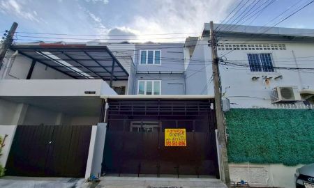 ขายบ้าน - ขายบ้าน 3 ชั้น แถวรัชดาภิเษก 18 ซอยประชาราษฎร์บำเพ็ญ 26 แยก 8