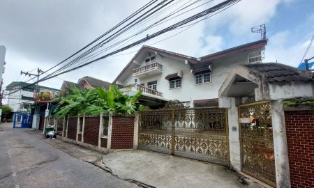 ขายบ้าน - ใครกำลังมองหาบ้านย่านสาธุประดิษฐ์...หลังนี้คือ Rare Item ที่ต้องรีบคว้า