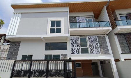 ขายบ้าน - ขายบ้านเดี่ยวใหม่พร้อมอยู่ ดีไซน์โมเดิร์น ใจกลางพัฒนาการ