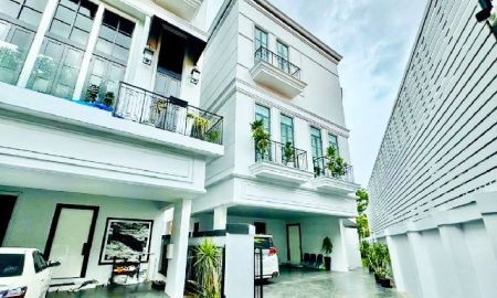 ให้เช่าบ้าน - สุขุมวิท 63-69 Pool Villa ให้เช่าคฤหาสน์ดหรู 3ชั้น 64ตร.วา.414ตร.ม.BTS พระโขนง 400 ม. พร้อมเฟอร์ แอร์ ซ.สุขุมวิท 65-69 5 นอน 7 น้ำ