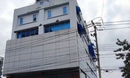 ขายอาคารพาณิชย์ / สำนักงาน - ขายอาคาร 6 ชั้นครึ่ง 200 ตรว. กว่า 3000 ตรม. ย่านเหม่งจ๋าย รัชดา ติดถนนประชาอุทิศ ใกล้เลียบด่วน เอกมัย ทองหล่อ ใกล้สถานทูตลาว