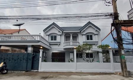 ให้เช่าบ้าน - ให้เช่าบ้านเดี่ยว หมู่บ้านรังสิยา2 ซ.วชิรธรรมสาธิต55 รีโนเวทใหม่ พร้อมเข้าอยู่