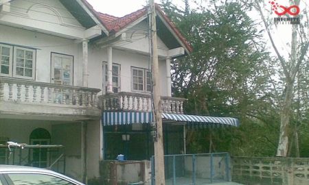 ขายทาวน์เฮาส์ - ขายทาวน์เฮ้าส์ 2 ชั้น 18 ตรว.ถนนนราธิป ใกล้สี่แยกชะอำ เหมาะกับครอบครัวเริ่มต้น