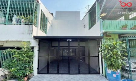 ขายทาวน์เฮาส์ - ขายทาวน์โฮม 2ชั้น รีโนเวทใหม่ 16 ตร.วา ใกล้ BTS แบริ่ง พร้อมอยู่