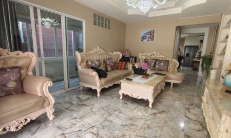 ขายบ้าน - ขายบ้านหรู 3 ชั้น พร้อมอยู่ สไตล์โมเดิร์น ทำเลศักยภาพโซนพระราม 9 และฟังก์ชันครบครัน 5ห้องนอน 8 ห้องน้ำ เหมาะกับครอบครัวใหญ่