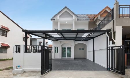 ขายทาวน์เฮาส์ - ทาวน์โฮม 2 ชั้น รีโนเวทใหม่ หมู่บ้านวงศ์ชัยนคร รัตนาธิเบศร์ แปลงมุมถนนเมน ทำเลดี ใกล้รถไฟฟ้าและเซ็นทรัลเวสต์เกต