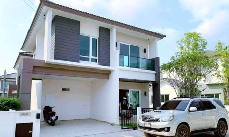 ให้เช่าบ้าน - ให้เช่าคฤหาสน์ บ้านเดี่ยว 2 ชั้น 4นอน 52ตร.วา. 202ตร.ม. เซนโทร ประชาอุทิศ 90 แม็กซ์แวลู ประชาอุทิศ 1.7 กม.