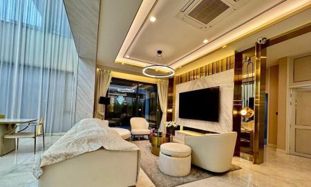 บ้าน - ขาย-ให้เช่า บ้านเดี่ยวหรู 3 ชั้น 130 ตรว. แกรนด์ บางกอก บูเลอวาร์ด อีสต์ พระราม 9 แถมเฟอร์ฯ ทั้งหลัง เขตสะพานสูง กรุงเทพ