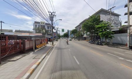 ขายที่ดิน - ขายที่ดินพร้อมสิ่งปลูกสร้าง ในซอยนาคนิวาส 14 !