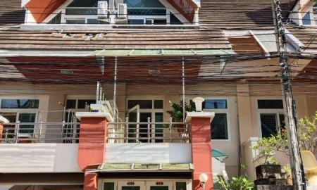 ขายทาวน์เฮาส์ - ทาวเฮ้าท์แฝด MERITH PLACE บอกเลยว่าเป็นบ้านที่ใจกลางกรุง และเต็มไปความสะดวกสบายมีทุกอย่างครบ