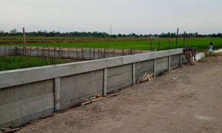 ขายที่ดิน - ขายที่ดินถมแล้ว 100 ตร.ว. พร้อมกำแพงล้อมรอบ คลอง 4 คลองหลวง ปทุมธานี ที่ดินสวย ขนาดกำลังดี พร้อมพัฒนา!!