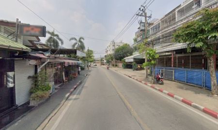 ขายที่ดิน - ขายที่ดินพร้อมสิ่งปลูกสร้างติดถนนบางแวก !