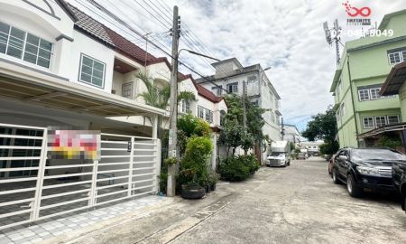 ขายทาวน์เฮาส์ - ขายทาวน์เฮาส์ 2 ชั้น รีโนเวทใหม่ 16 ตร.ว หมู่บ้านสี่ชัยวิลล่า ดอนเมือง ใกล้รถไฟฟ้าสายสีแดง