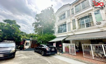 ขายทาวน์เฮาส์ - ขายทาวน์โฮม 3 ชั้น บ้านกลางเมือง ลาดพร้าว 71 โครงการ 2 ซอยนาคนิวาส 11