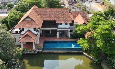 ขายบ้าน - บ้านหรูริมน้ำ สไตล์รีสอร์ท ลาดกระบัง-สุวรรณภูมิ บนพื้นที่ 2 ไร่ ใกล้มอเตอร์เวย์กรุงเทพ-ชลบุรี