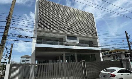 อาคารพาณิชย์ / สำนักงาน - ขายและให้เช่า โฮมออฟฟิศ ถนนสุขุมวิท BTS อุดมสุข บางนา BRE23196