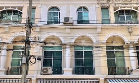 ให้เช่าทาวน์เฮาส์ - ให้เช่า บ้านกลางเมือง แยกรัชดา-ลาดพร้าว ทาวน์โฮม 4 ชั้น รีโนเวทใหม่ ใกล้MRTลาดพร้าว ลาดพร้าว23