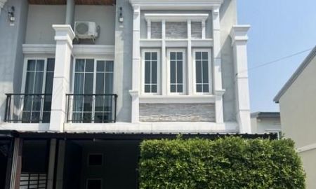 ให้เช่าทาวน์เฮาส์ - ให้เช่าทาวน์เฮ้าส์ 2 ชั้น หมู่บ้านโกลเด้น ทาวน์ 3บางนา-สวนหลวง ถนนกาญจนาภิเษก เขตประเวศ