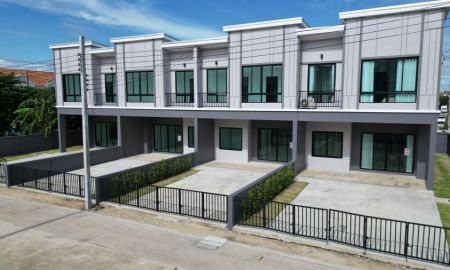 ขายทาวน์เฮาส์ - โครงการ Narit Ville ทาวน์โฮม 2 ชั้น 4 ห้องนอน 4 ห้องน้ำ