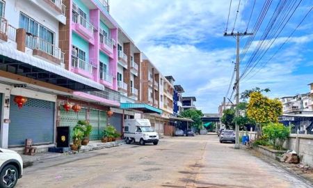 ให้เช่าอาคารพาณิชย์ / สำนักงาน - แม็คโคร บางบอน ให้เช่าอาคารพาณิชย์ 3 ชั้นรวมชั้นลอย ซ.สะแกงาม 48-54 เซ็นทรัล พระราม2 1.1กม.ดาดฟ้า 18 ตร.วา. 220 ตร.ม. 2 นอน 1 น้ำ