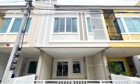 ขายทาวน์เฮาส์ - บ้าน 3 นอน 3 น้ำ Diya valley หนองผึ้ง สารภี ราคา 2.49 ล้าน ฟรีเฟอร์นิเจอร์และเครื่องใช้ไฟฟ้าใหม่