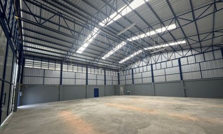 ให้เช่าโรงงาน / โกดัง - โกดังใหม่ให้เช่าตั้งอยู่ลาดกระบัง กรุงเทพ ขนาด 400 ตรม. มี 2 โกดังติดกัน