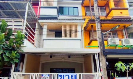 ขายทาวน์เฮาส์ - ขาย ทาวน์โฮม 3 ชั้น บ้านรามอินทรา 71 โครงการ 1 ขนาด 16.6 ตารางวา 4 ห้องนอน 3 ห้องน้ำ รีโนเวทใหม่ ใกล้แฟชั่นไอซ์แลนด์ แขวงท่าแร้ง เขตบางเขน กรุงเทพ