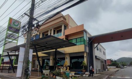 ขายอาคารพาณิชย์ / สำนักงาน - ขายอาคารพาณิชย์ 3 ชั้น 3 ห้องนอน 3 ห้องน้ำ 3 ห้องติดถนนสุขุมวิท สัตหีบ ชลบุรี