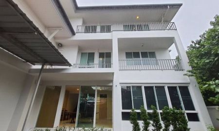 ให้เช่าบ้าน - ให้เช่า] บ้านเดี่ยว 3 ชั้น บีทีเอสวุฒากาศ / 4 ห้องนอน 4 ห้องน้ำ / 80 ตรว. 280 ตรม. **85,000**