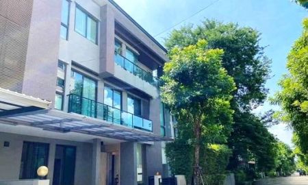 ให้เช่าบ้าน - ให้เช่า] หมู่บ้าน โซล เอกมัย-ลาดพร้าว / 3 ห้องนอน 4 ห้องน้ำ / 48 ตรว. 300 ตรม. **120,000**