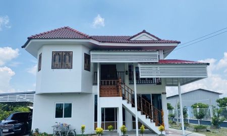 ขายบ้าน - บ้านเดี่ยวสวยตกแต่งพร้อมอยู่ 1 ไร่ 200 วา บ้านรังสิตคลอง11 ติดริมถนนเลียบคลอง11 ใกล้สนามกอล์ฟลำลูกกาคันทรีคลับ