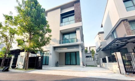 ให้เช่าบ้าน - ให้เช่าบ้านแฝด 3 ชั้น ระดับ Luxury บ้านกลางเมือง คลาสเซ่ เอกมัย-รามอินทรา ซ.สุคนธสวัสดิ์ 19