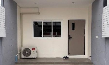 ขายทาวน์เฮาส์ - ขายทาวน์เฮาส์ 2 ชั้น ซอยลาดพร้าว 96 ห่างจากรถไฟฟ้าสถานี ลาดพร้าว 83 สายสีเหลือง 200m