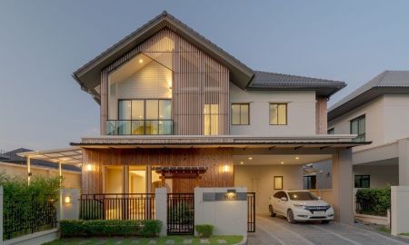 ขายบ้าน - ขายด่วน บ้านเดี่ยวหรู มือหนึ่ง บ้านใหม่ไม่เคยเข้าอยู่ บางกอกบูเลอวาร์ด ศรีนครินทร์-บางนา