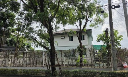 ขายบ้าน - ขายโฮมออฟฟิศ อารมณ์รีสอร์ทมีสระว่ายน้ำ ห้องประชุม เป็นบ้านเดี่ยวใกล้รถไฟฟ้า
