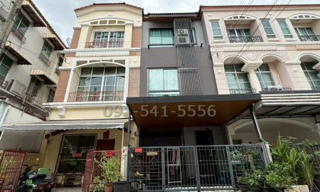 ขายทาวน์เฮาส์ - ขายทาวน์โฮม บ้านกลางเมือง โชคชัย 4 ติดกองปราบ เนื้อที่ 22.5 ตรว 3นอน 4น้ำ หน้าบ้านหันทางทิศเหนือ