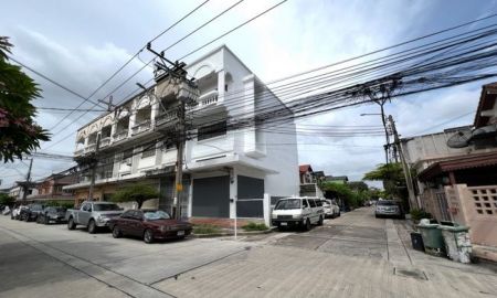 ขายอาคารพาณิชย์ / สำนักงาน - ขายอาคารพาณิชย์ หมู่บ้านสินธร แฮปปี้แลนด์ เนื้อที่ 25.4 ตร.ว. 3 ชั้น 2 นอน 2 น้ำ ห้องมุม