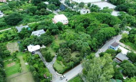 ขายที่ดิน - ที่ดินสวยพร้อมบ้านหลังใหญ่สไตล์ล้านนาประยุกต์ 3-3-0 ไร่ ติดถนนสาธารณะ ใกล้โรงแรม Four Season แม่ริม เชียงใหม่