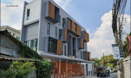 ให้เช่าอาคารพาณิชย์ / สำนักงาน - ให้เช่าโฮมออฟฟิศ 3.5 ชั้น ย่านรัชดา พื้นที่ใช้สอย 300 ตร.ม. ซอยรัชดา32 ใกล้MRTลาดพร้าว