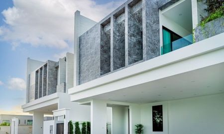 ขายบ้าน - ขายบ้านเดี่ยวสร้างใหม่ พร้อมลงทุน สไตล์พูลวิลล่าหรู โครงการThamber Pool Villa บางละมุง ชลบุรี.